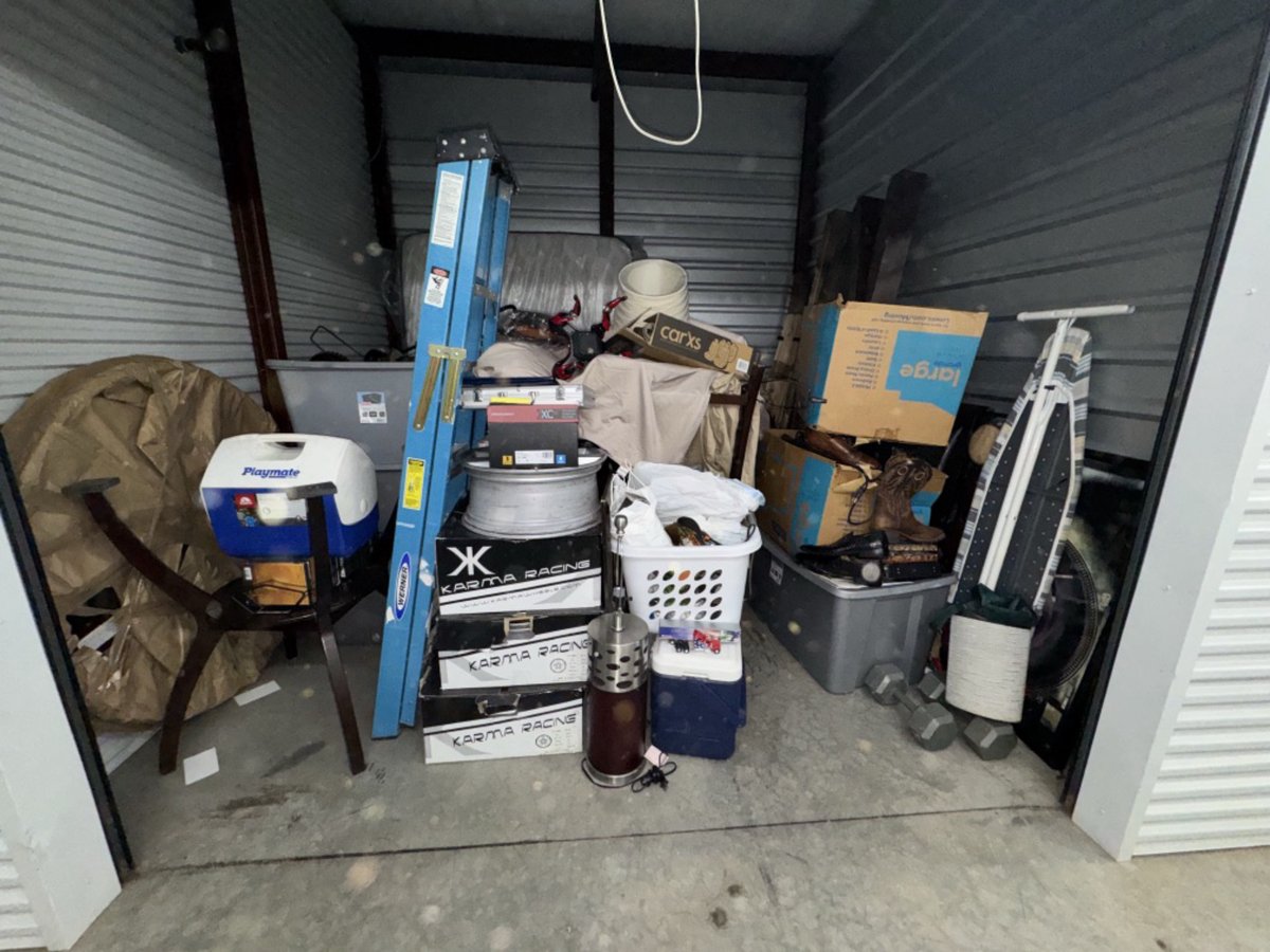 10 x 10 storage unit in Cypress , TX