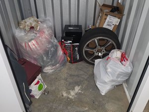 5 x 5 storage unit in Hamden, CT