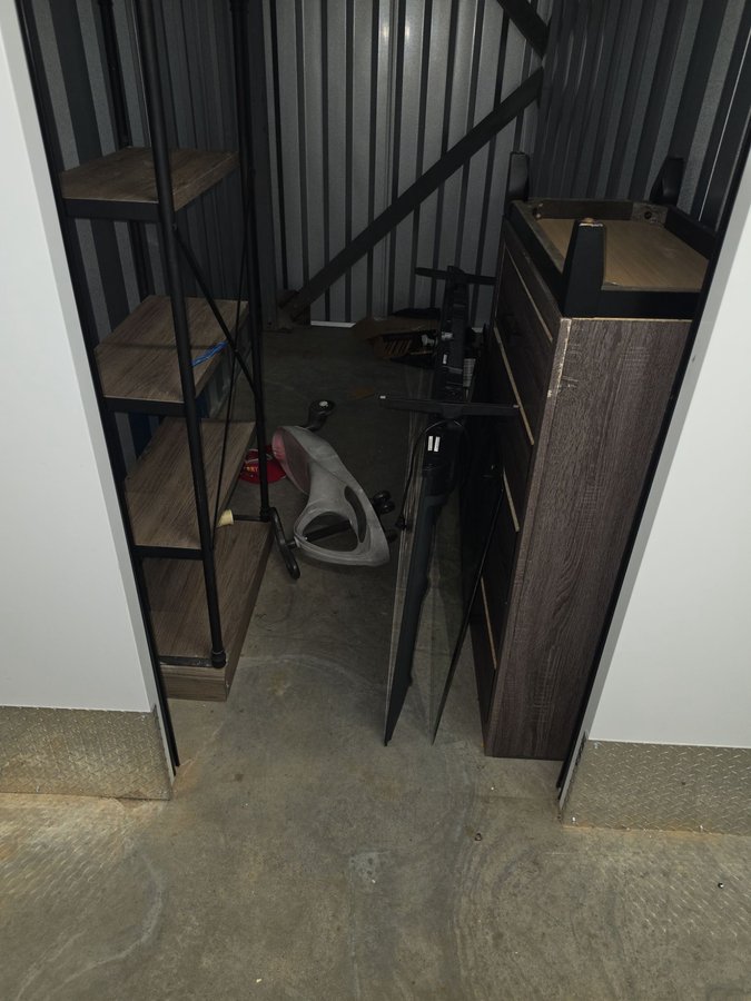 5 x 10 storage unit in Hamden, CT