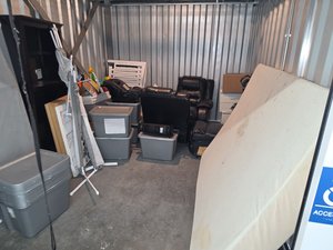 10 x 15 storage unit in Hamden, CT