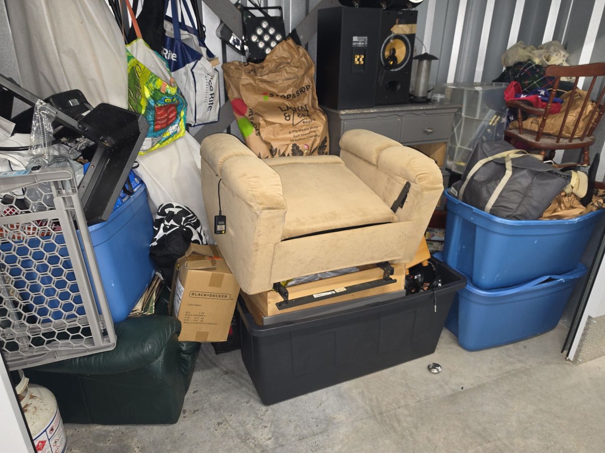 10 x 5 storage unit in Hamden, CT