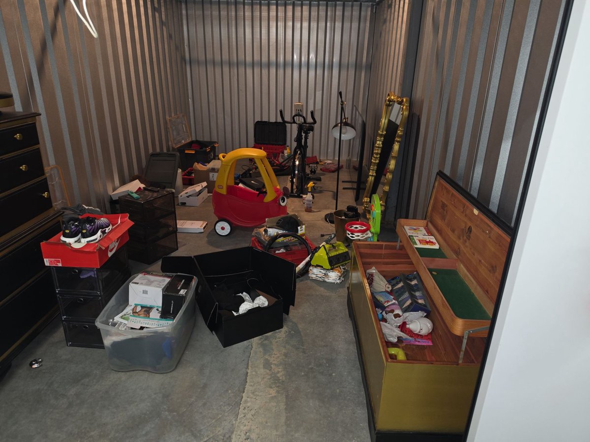 10 x 20 storage unit in Hamden, CT