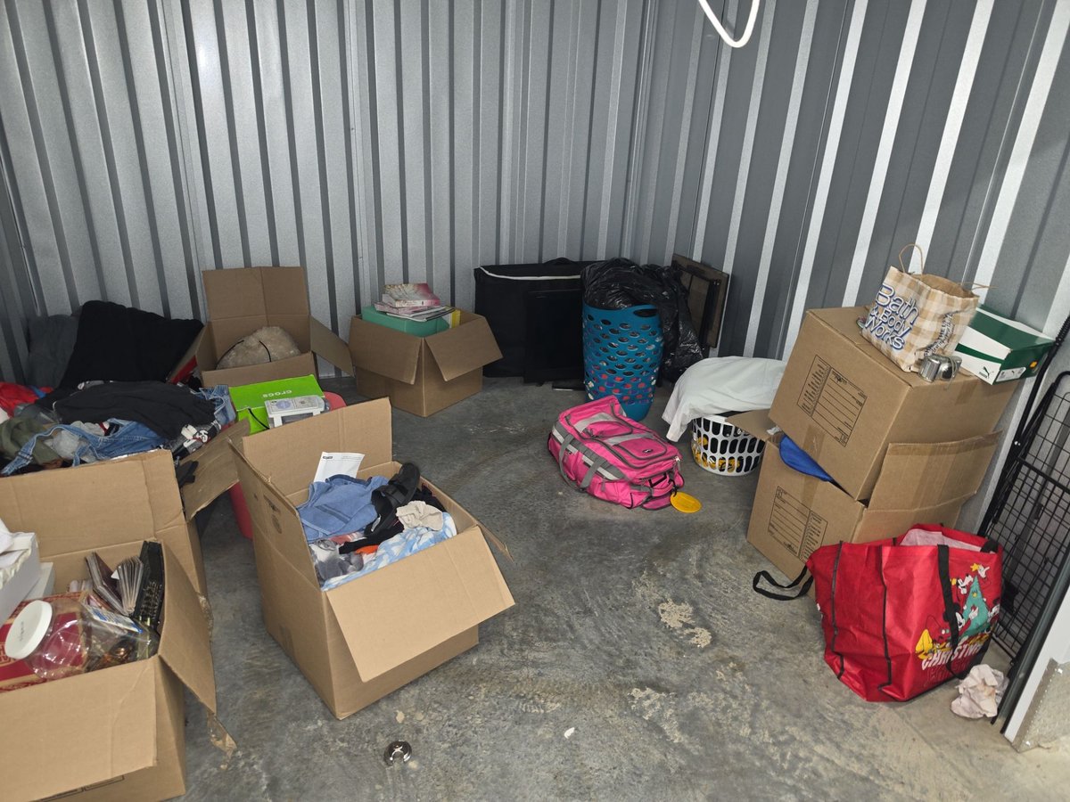 10 x 10 storage unit in Hamden, CT