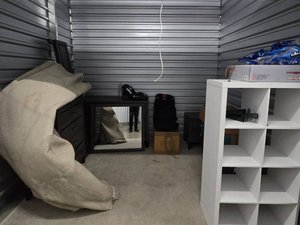 7 x 10 storage unit in Sacramento, CA