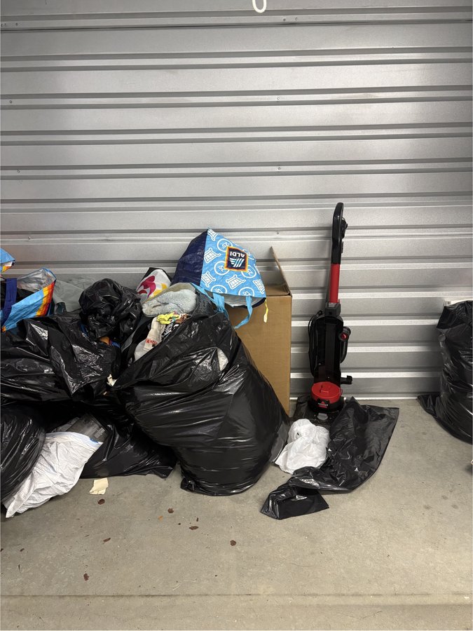 5 x 10 storage unit in Springfield, VA
