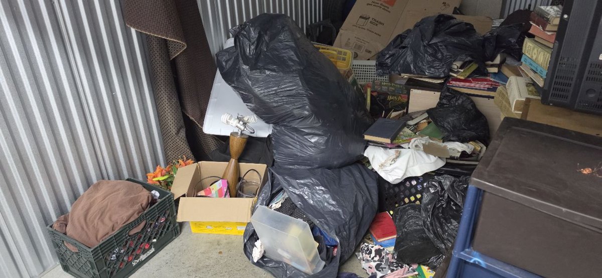 10 x 13 storage unit in Santa Fe Springs, CA