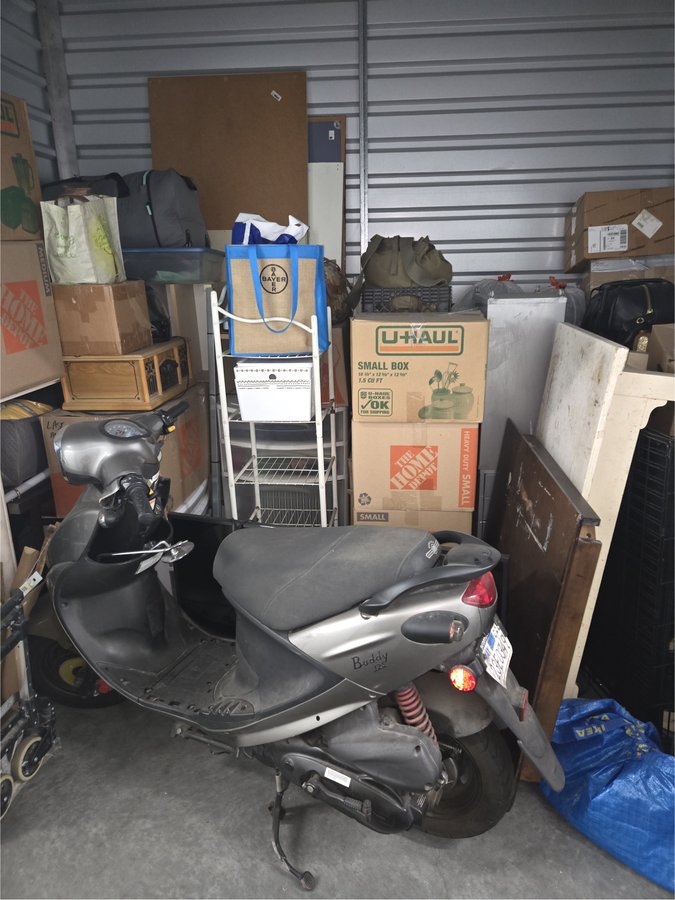 7 x 10 storage unit in North Hollywood, CA