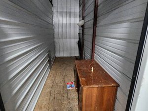 7 x 10 storage unit in Aurora, IL