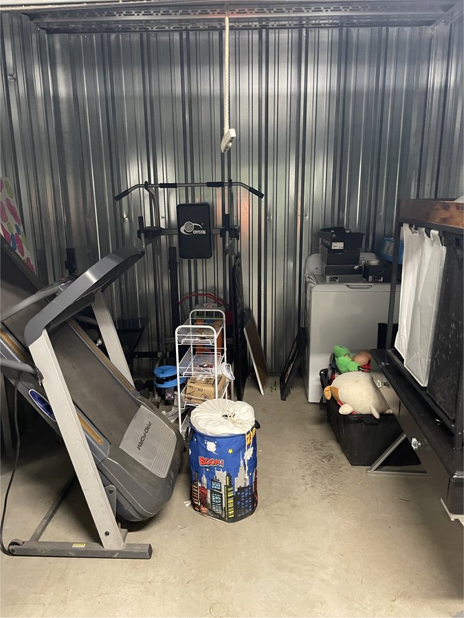 10 x 10 storage unit in Indianapolis, IN