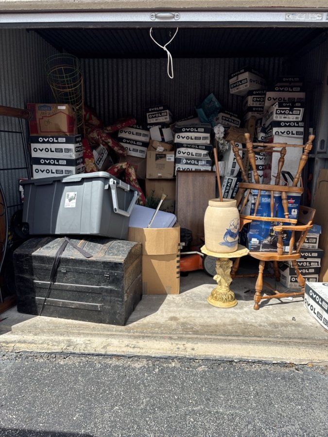 10 x 10 storage unit in Universal City, TX