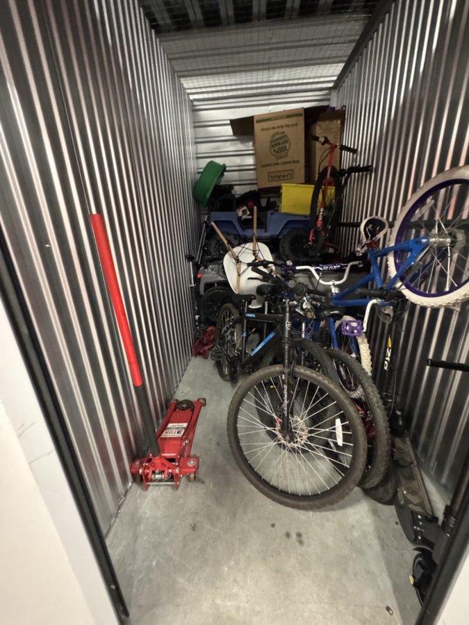 5 x 10 storage unit in Katy, TX
