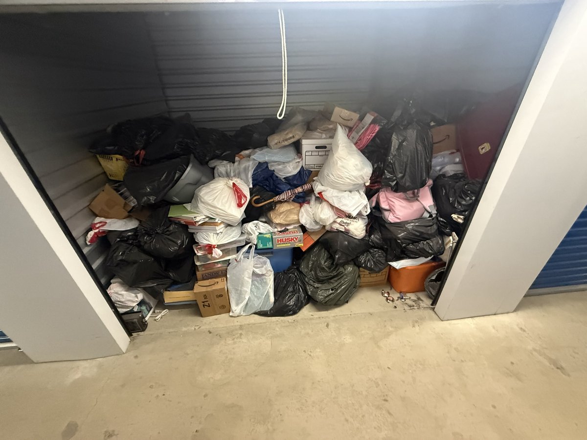 10 x 10 storage unit in Alexandria, VA