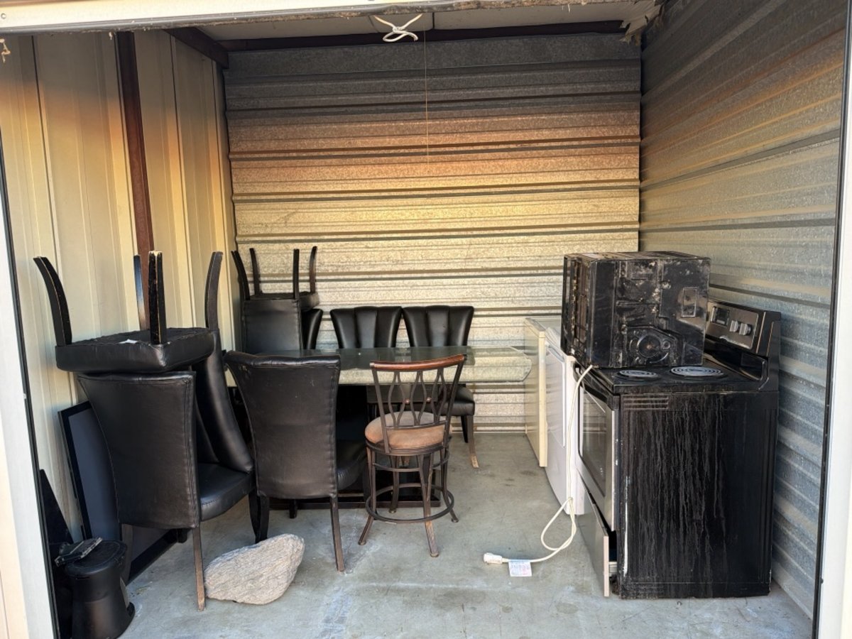 10 x 10 storage unit in Houston, TX