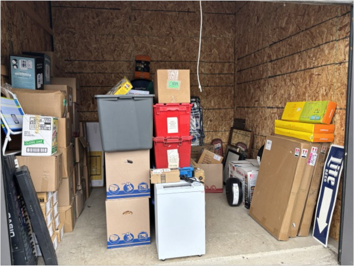 10 x 10 storage unit in Fortville, IN