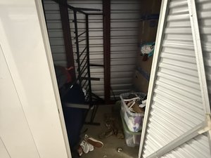 5 x 10 storage unit in Alexandria, VA