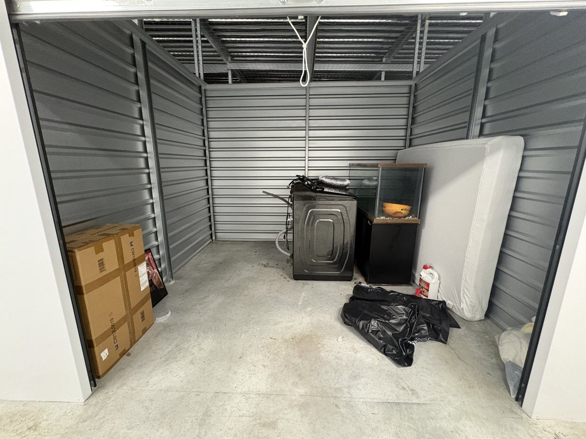 10 x 10 storage unit in Clearwater, FL