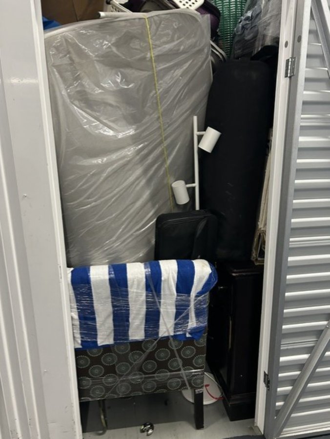 5 x 10 storage unit in North Bergen, NJ