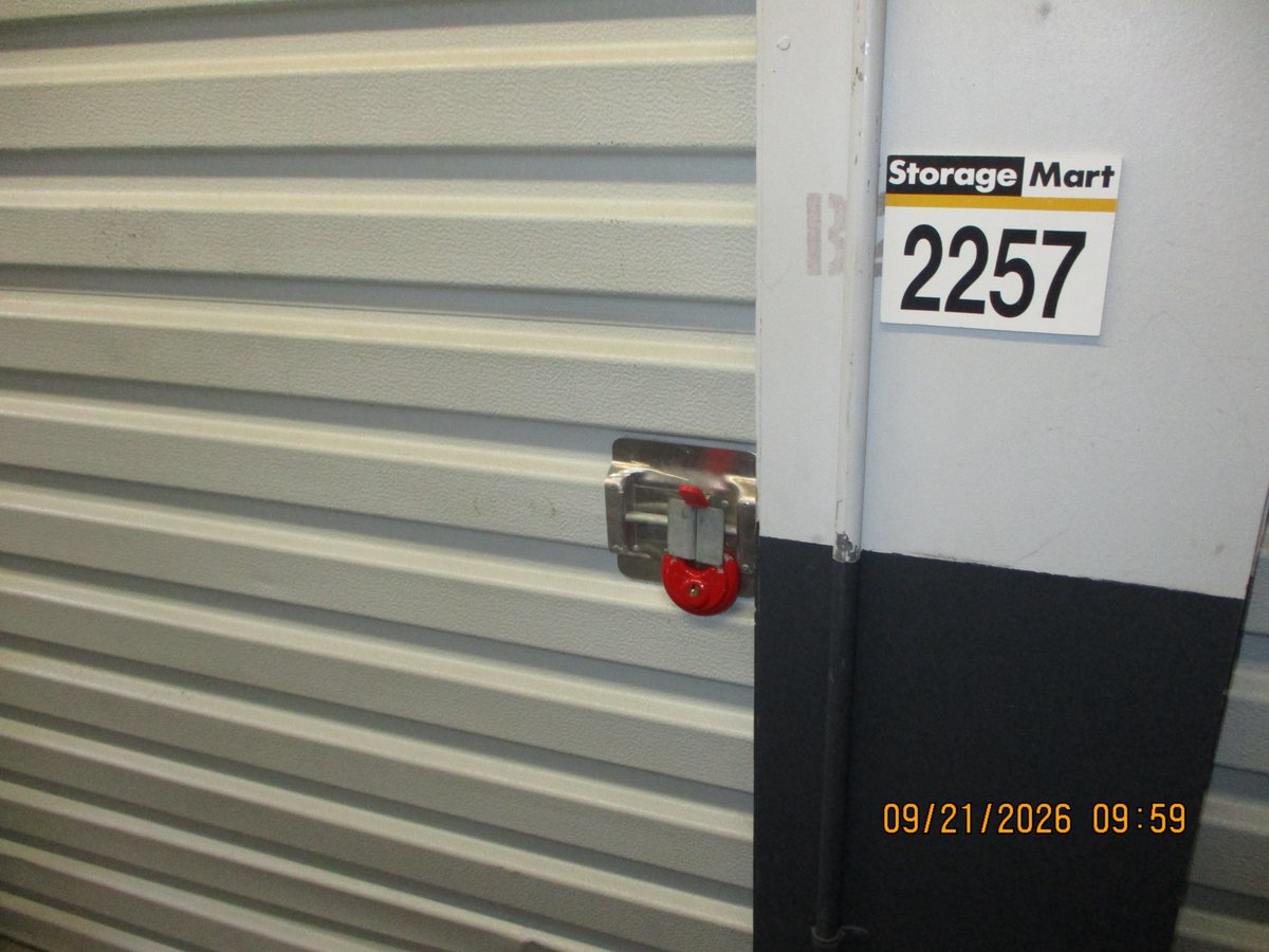 5 x 10 storage unit in Concord, CA