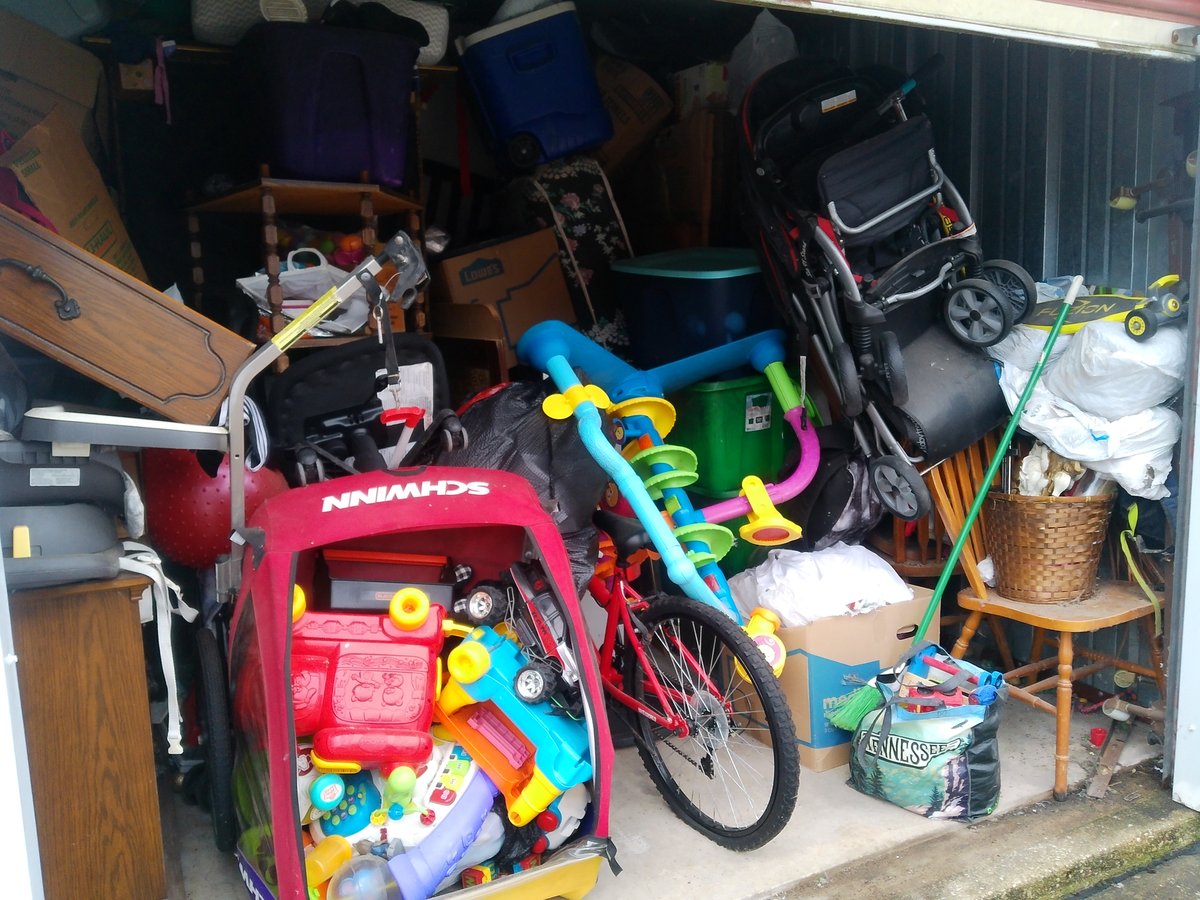 10 x 10 storage unit in Des Moines, IA