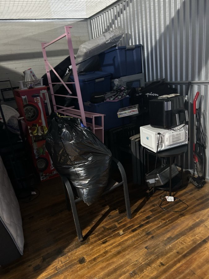 10 x 10 storage unit in Plymouth, PA