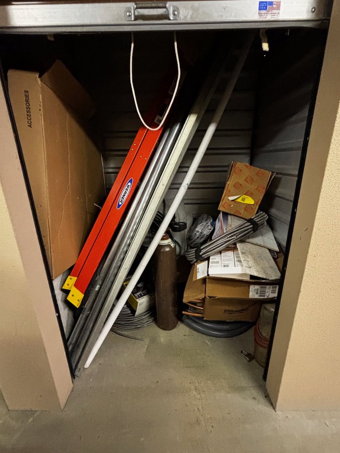 5 x 5 storage unit in Waldorf, MD