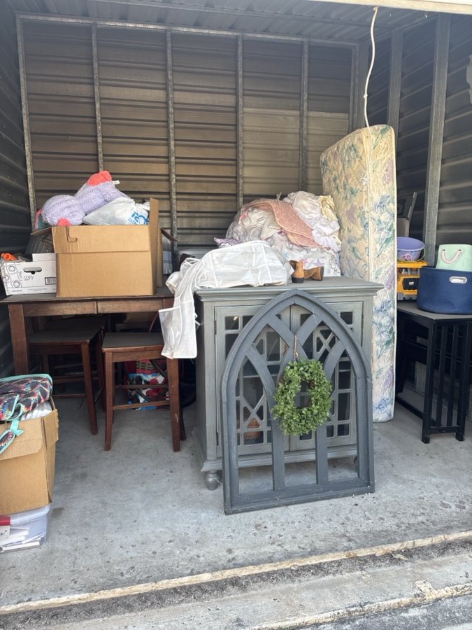 10 x 10 storage unit in Seguin, TX