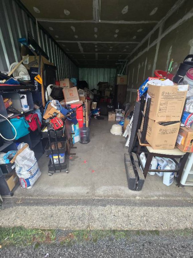 10 x 30 storage unit in Indianapolis, IN