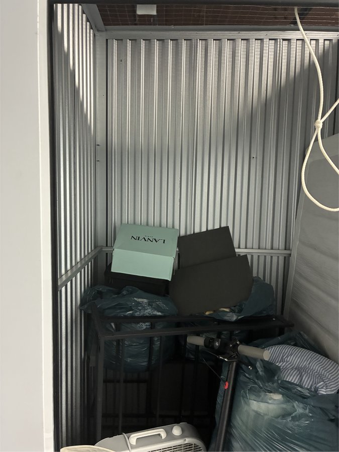5 x 5 storage unit in Rockville, MD