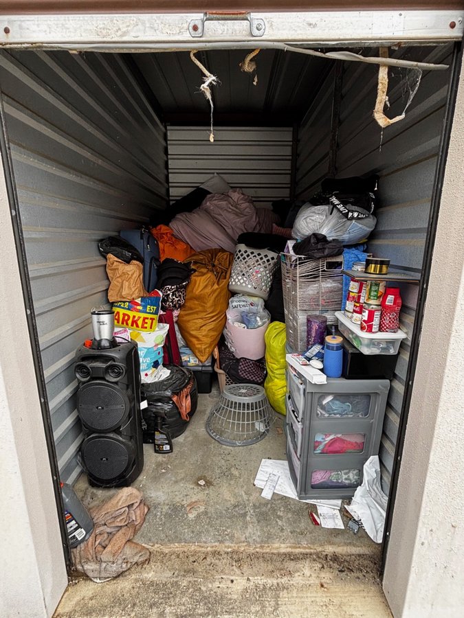 5 x 10 storage unit in Waldorf, MD