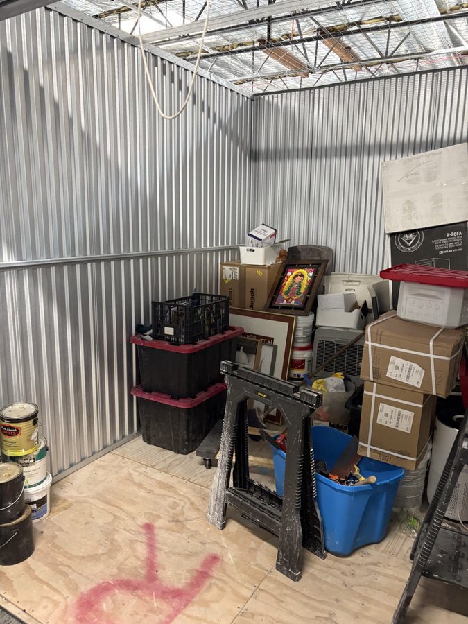 10 x 10 storage unit in Camarillo, CA