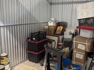 10 x 10 storage unit in Camarillo, CA