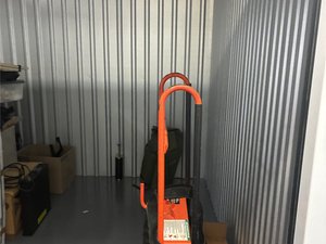 10 x 10 storage unit in Rockville, MD