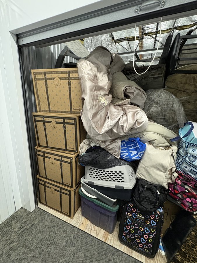 10 x 10 storage unit in Camarillo, CA