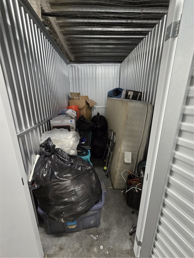 5 x 10 storage unit in Miami, FL