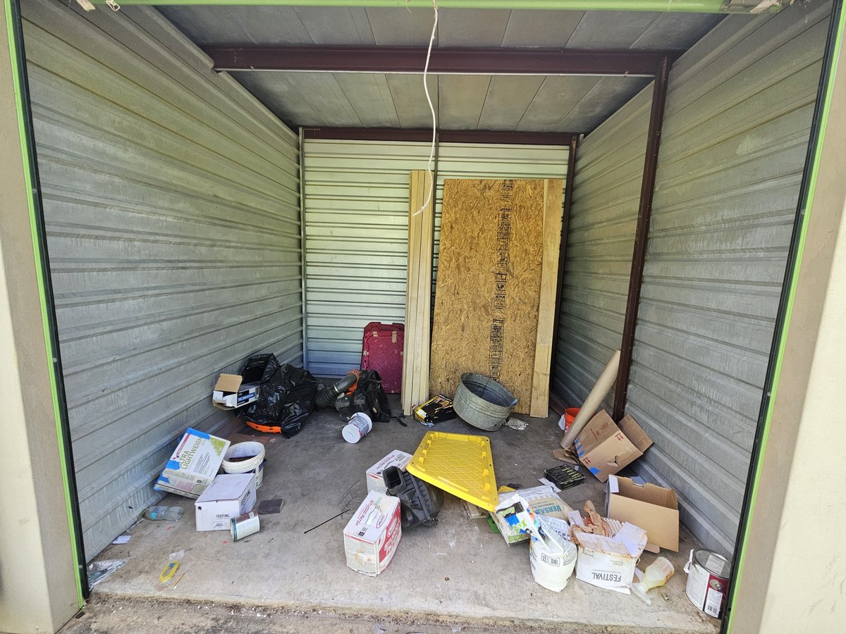 10 x 10 storage unit in Doraville, GA