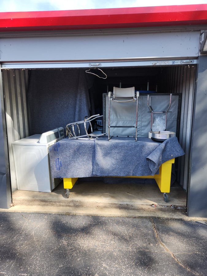 10 x 20 storage unit in Cleveland, OH