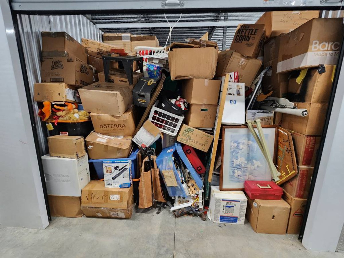 10 x 15 storage unit in Aurora, IL