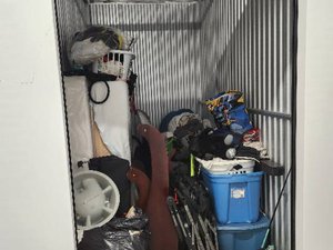 5 x 10 storage unit in Aurora, IL