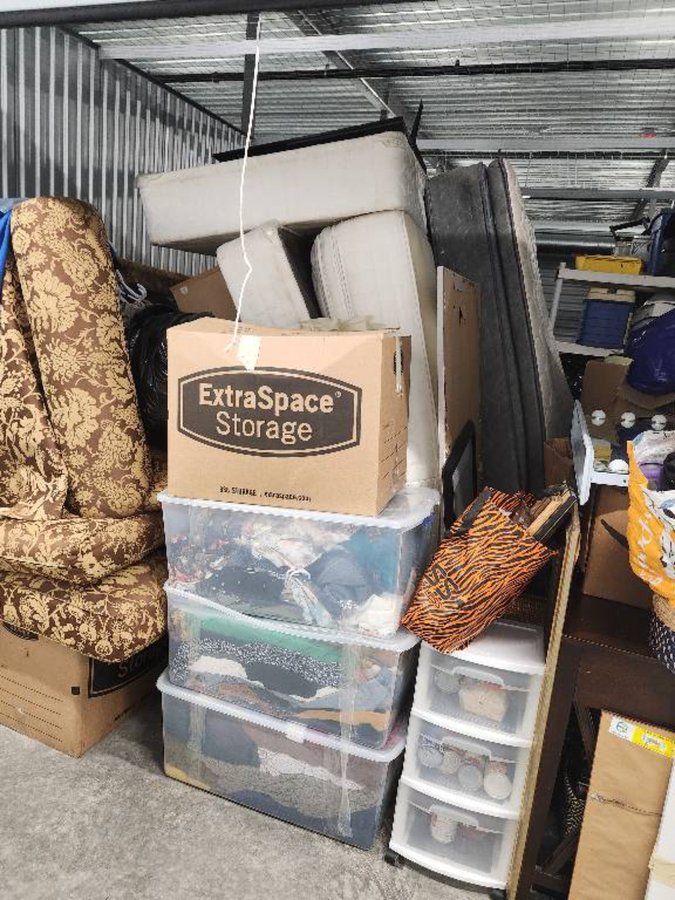 10 x 20 storage unit in Aurora, IL
