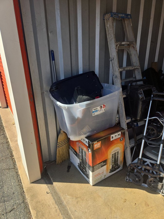 10 x 10 storage unit in Charlotte, NC