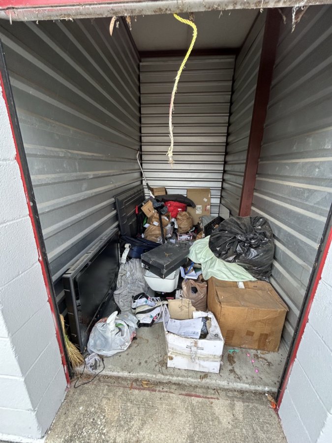 5 x 10 storage unit in Houston, TX