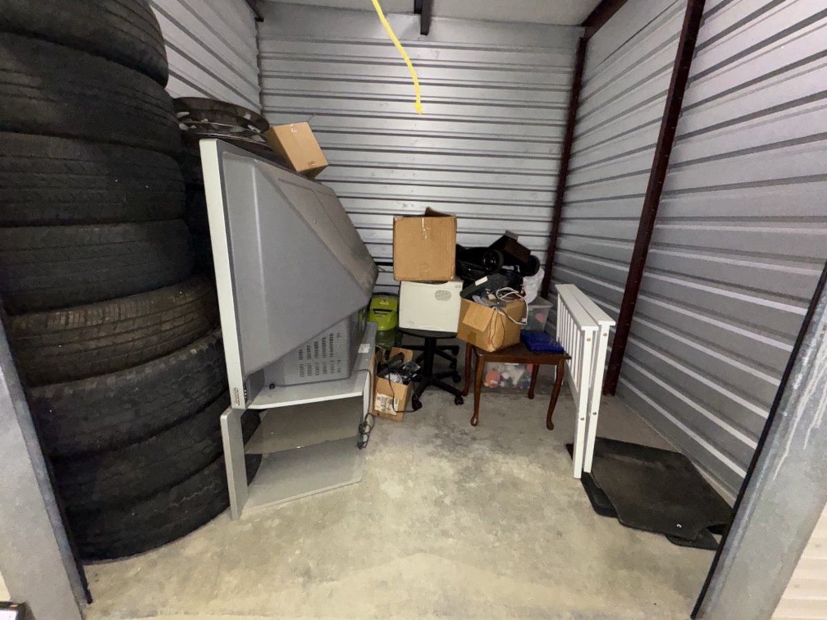 10 x 10 storage unit in Houston, TX