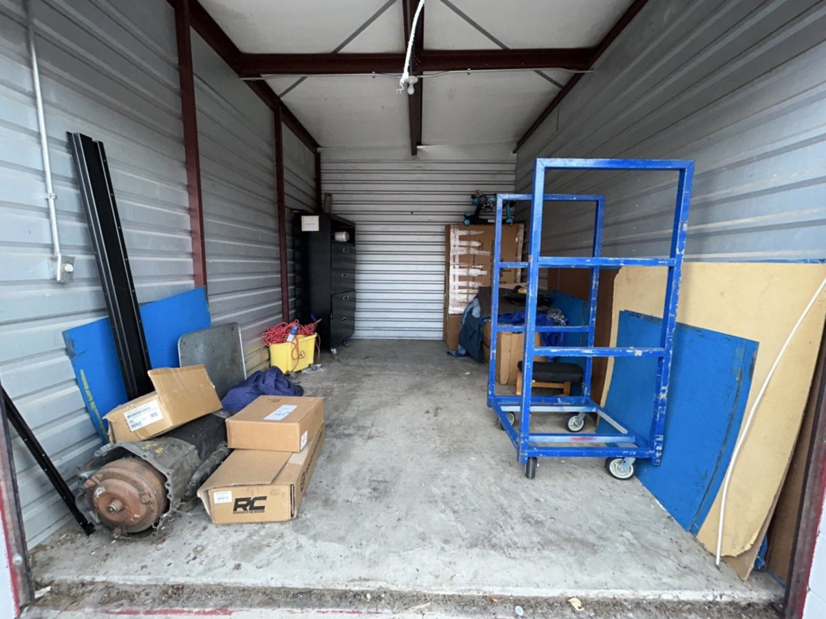 10 x 15 storage unit in Houston, TX