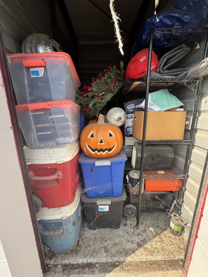 5 x 10 storage unit in Houston, TX