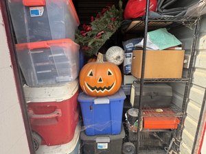 5 x 10 storage unit in Houston, TX