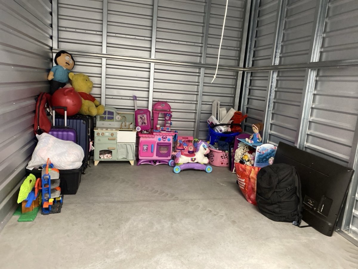 10 x 10 storage unit in Laveen, AZ