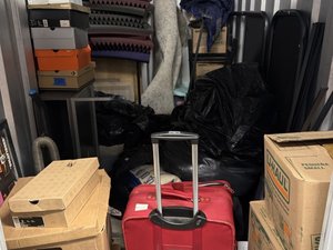 5 x 10 storage unit in Falls Church, VA