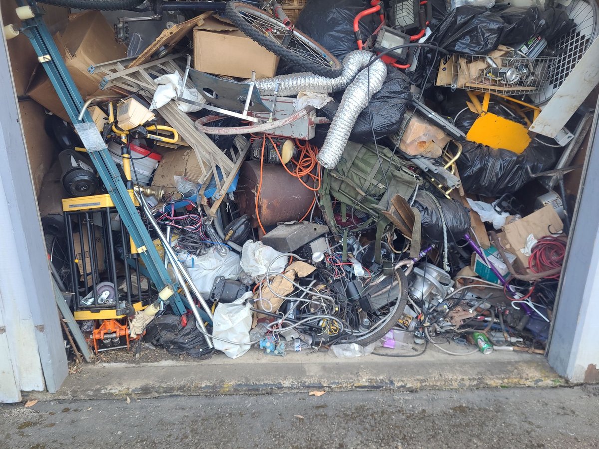 10 x 30 storage unit in Portland, OR