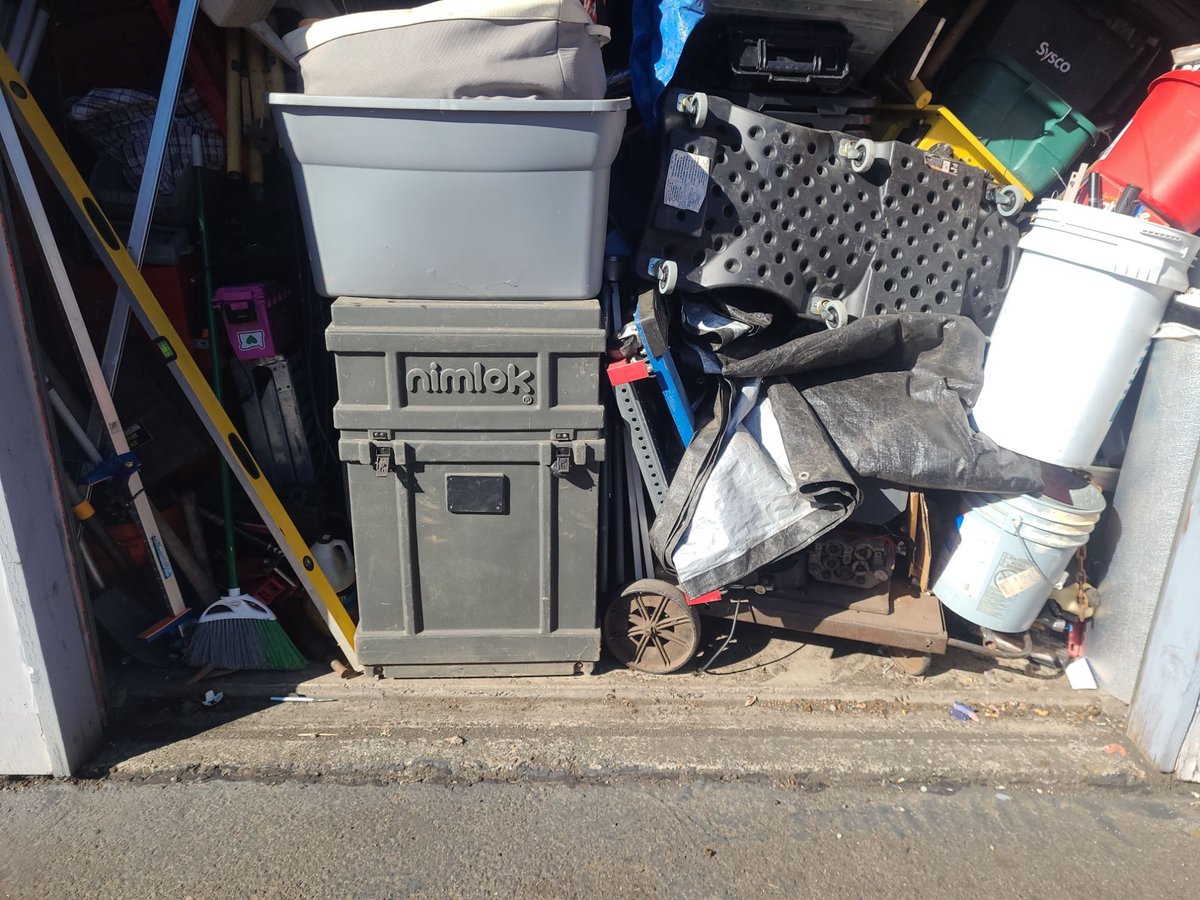 10 x 10 storage unit in Portland, OR