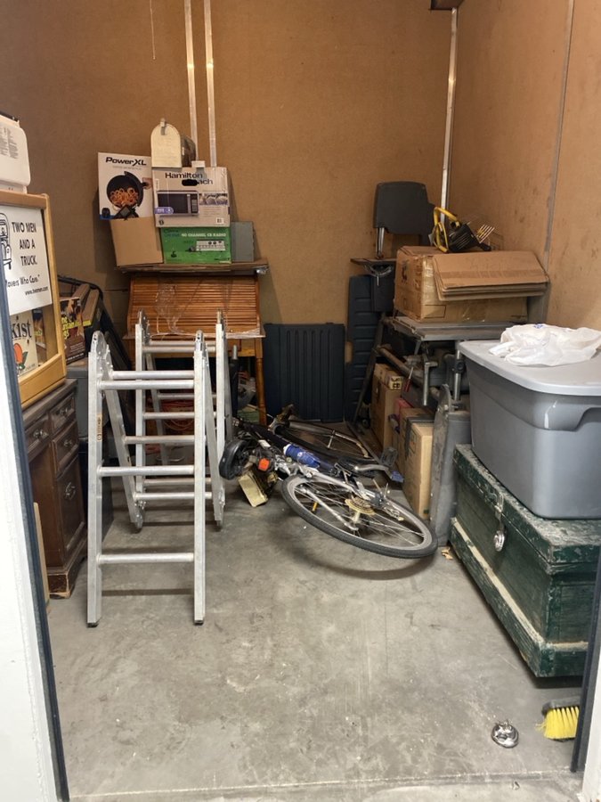 10 x 10 storage unit in Phoenix, AZ